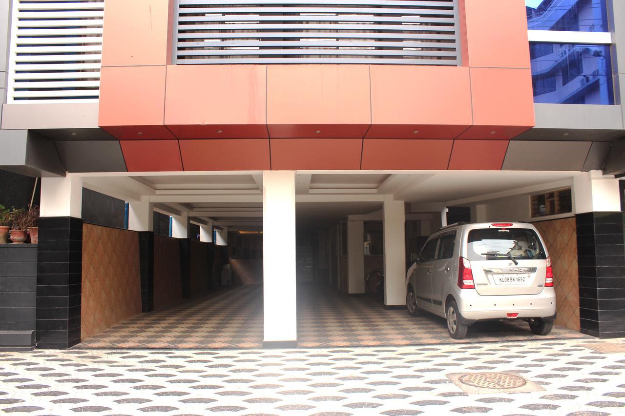 Hotel Sukhvas Thiruvananthapuram Esterno foto