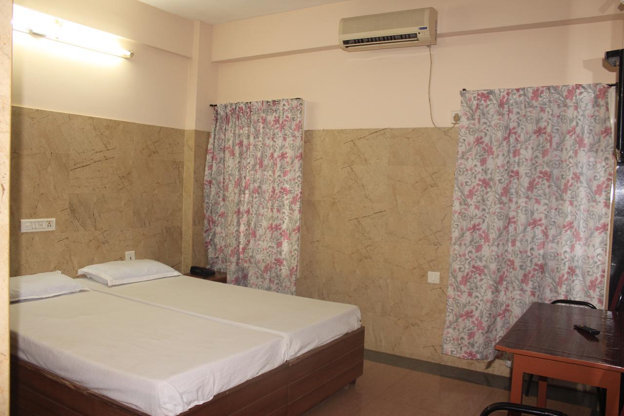 Hotel Sukhvas Thiruvananthapuram Esterno foto